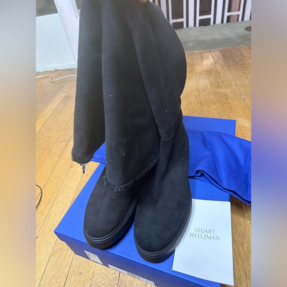 Stuart Weitzman Suede Over the Knee Boots lined in Sheared Lamb - 9.5/10